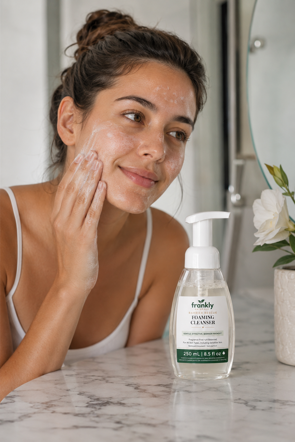 Barrier Rescue™ Foaming Cleanser – image 3 of 3